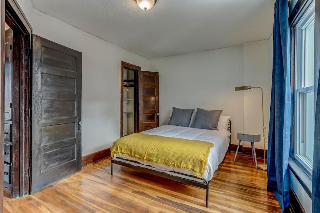 Luxe Mid-Century Styled Historic Townhouse #1 Villa Detroit Buitenkant foto